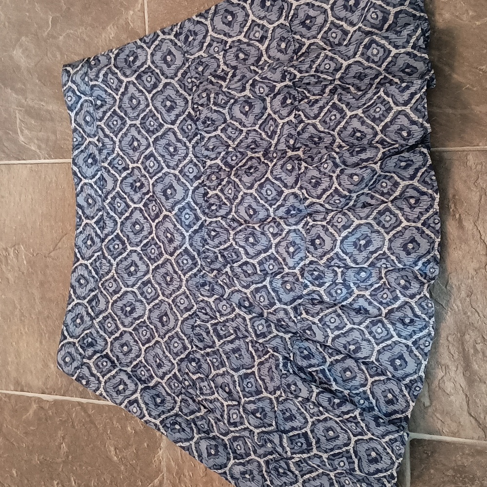 Loft Skirt - Picture 2 of 7